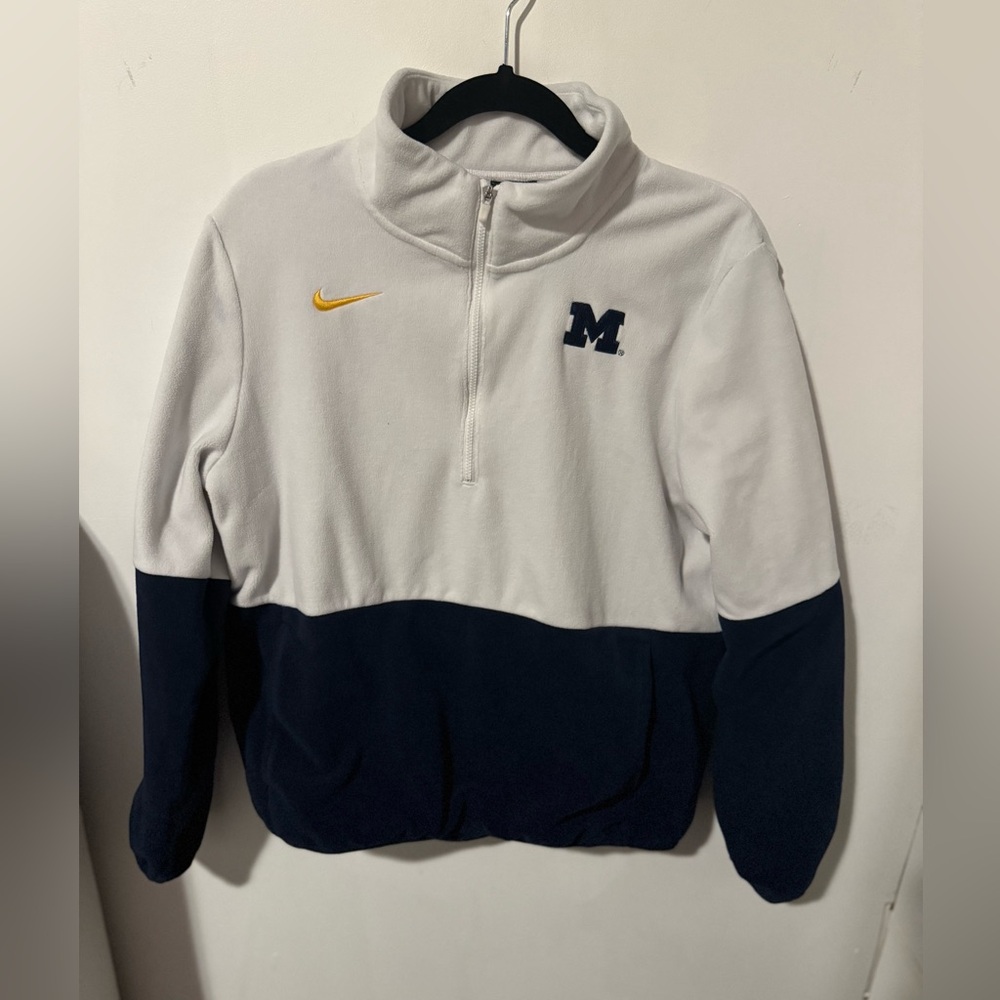 Nike White and Navy Pullover